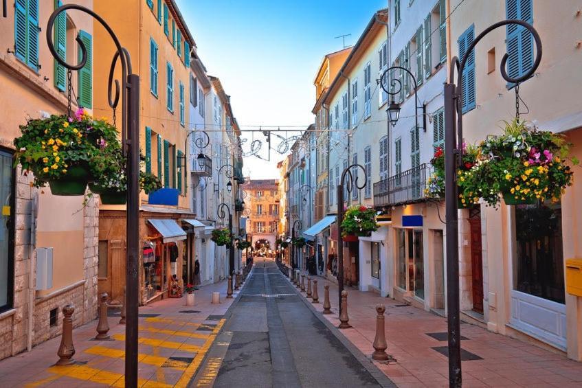 Gorgeous 2 Bedrooms Brand New Sea View Antibes