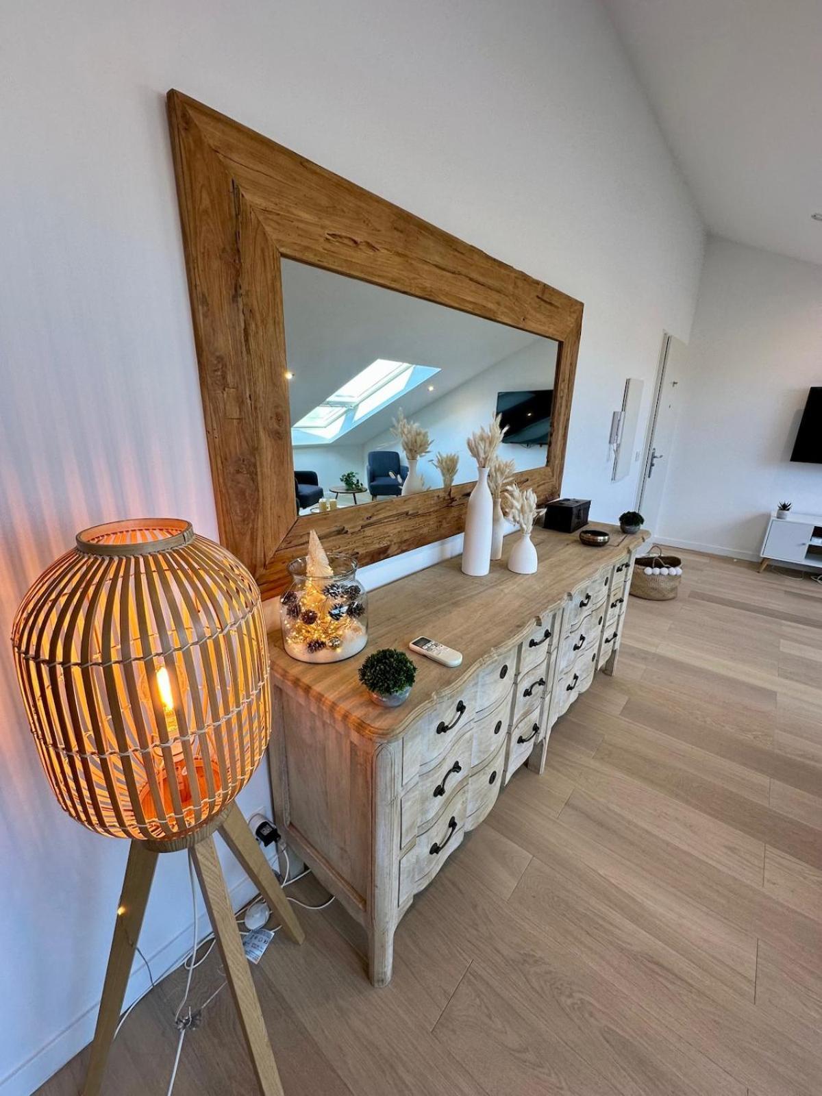 Gorgeous 2 Bedrooms Brand New Sea View Appartement